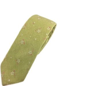 👔3 for $33.75 Ladies - buy your guy some flowers!